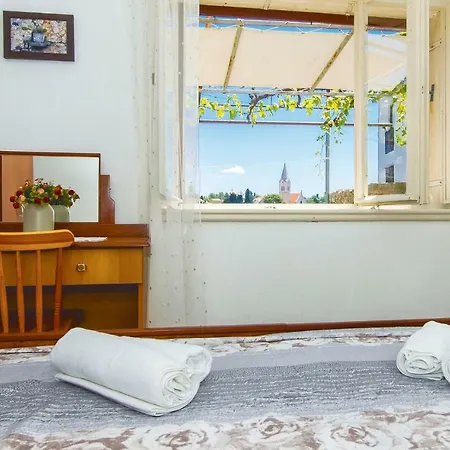 Two-bedroom Holiday In Sumartin
